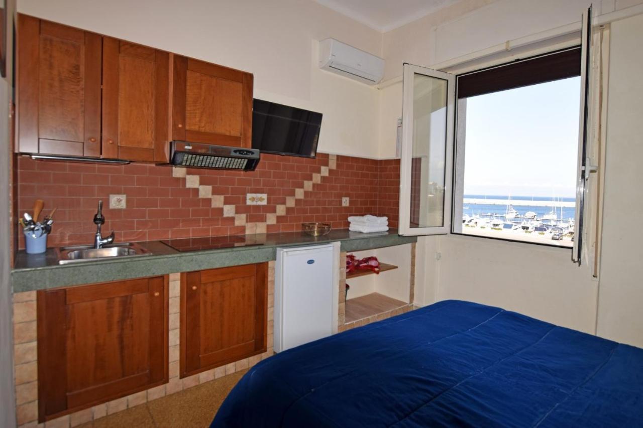 Les Suites Corso Roma Галиполи Екстериор снимка